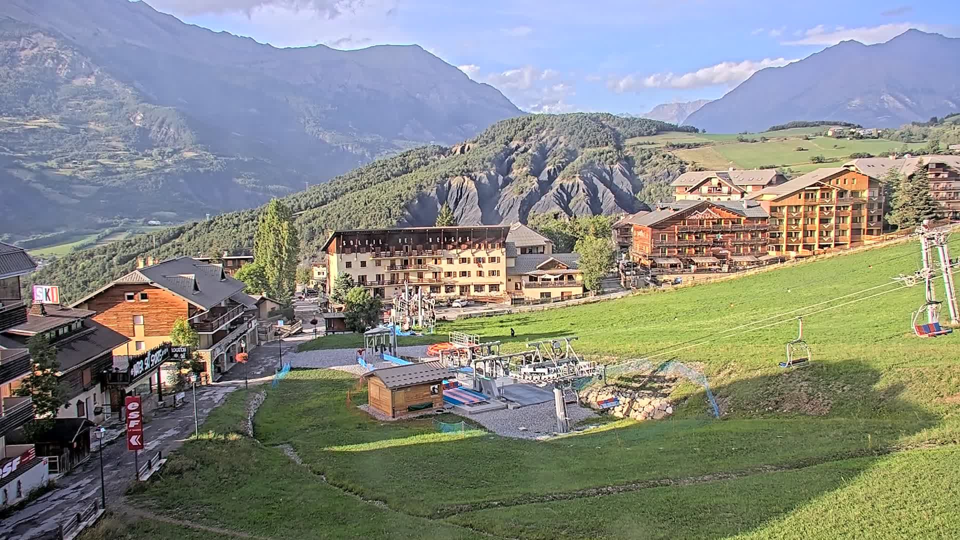 Enchastrayes: Barcelonnette-Panoramique HD
