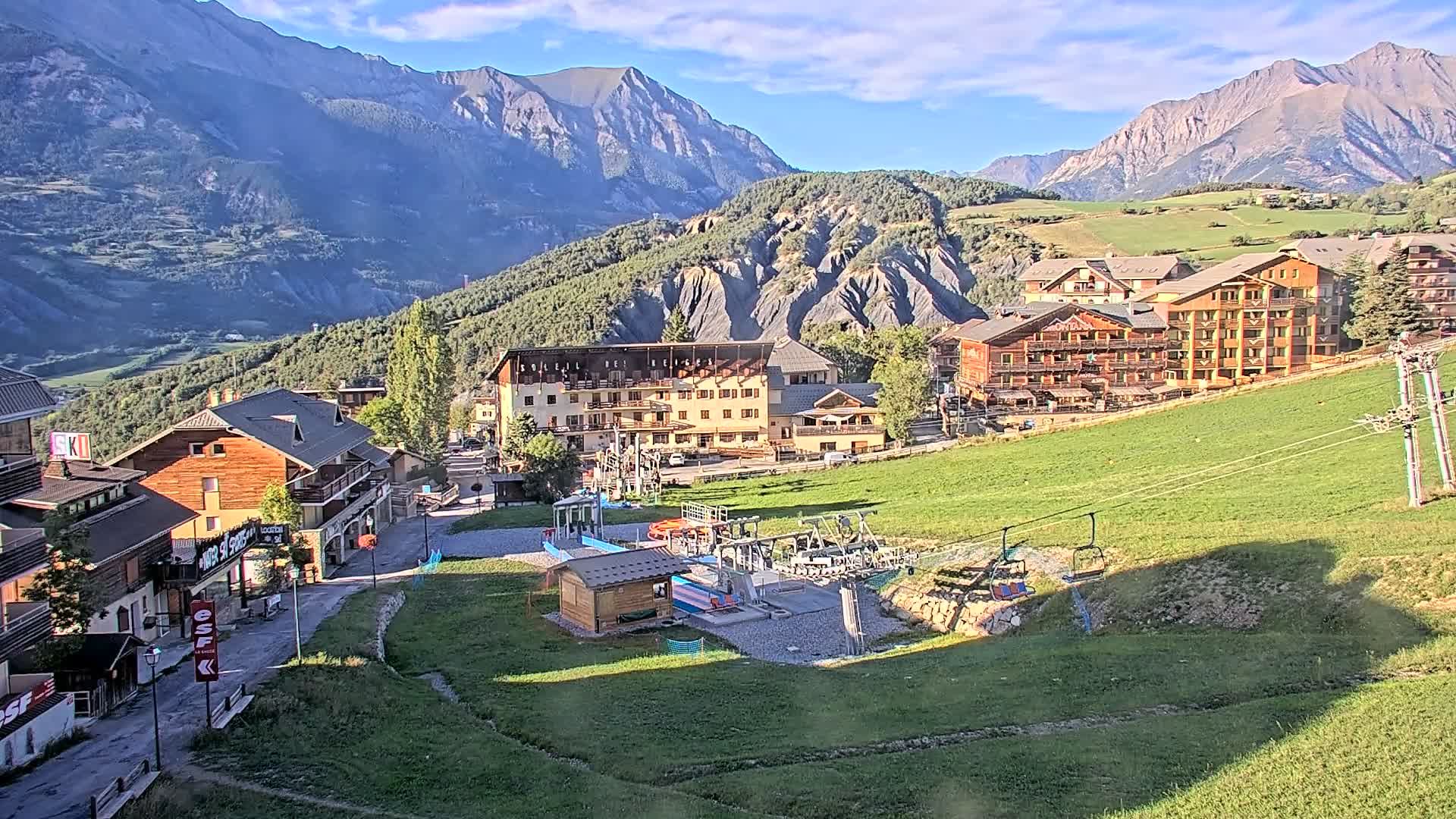 Enchastrayes: Barcelonnette-Panoramique HD