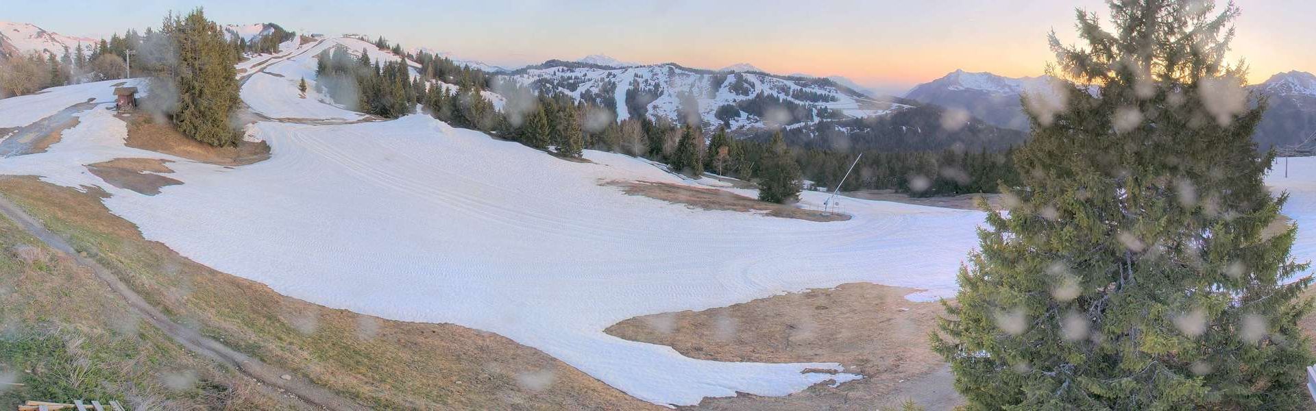 Les Gets: Chavannes Express chair lift