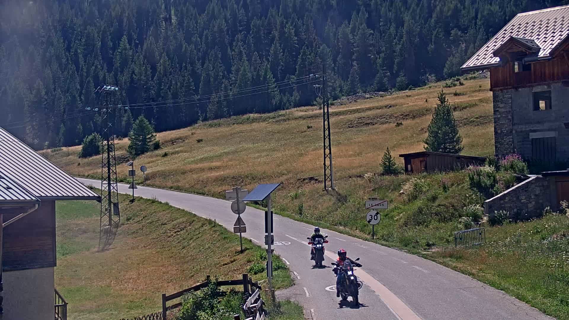 Cervières: Route du col de L'Izoard