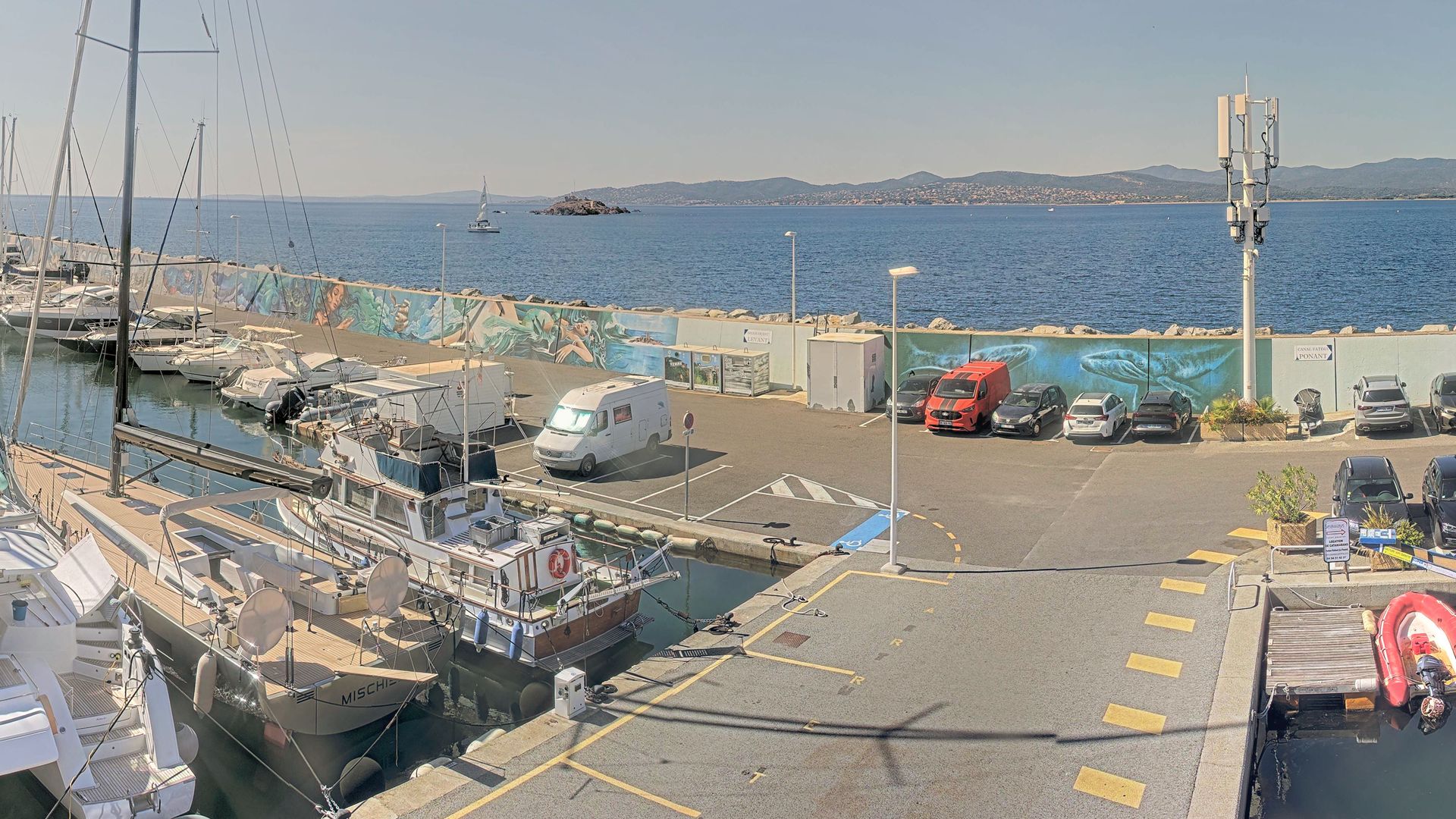 Saint-Raphaël › Sud-ouest: Port Santa Lucia - Le Lion de Mer