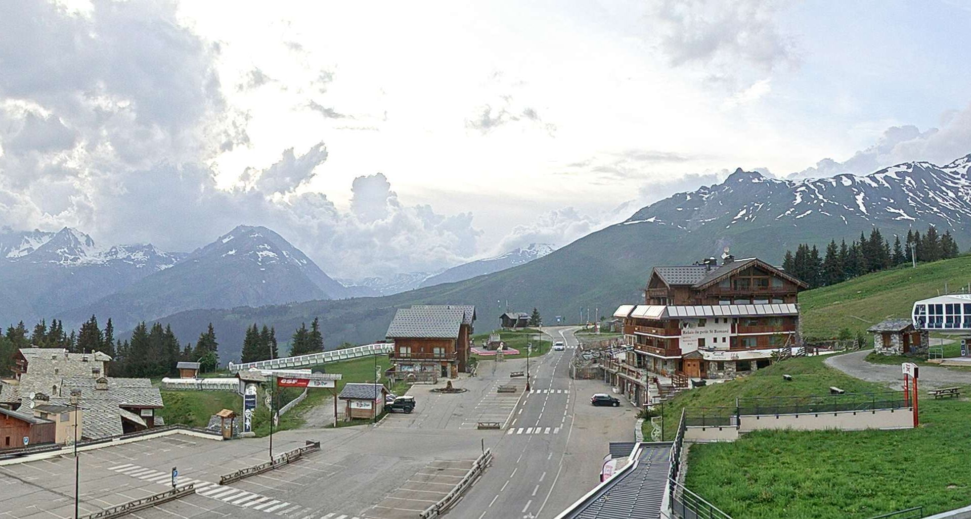 Montvalezan: La Rosière - Maison du Ski (1850m)