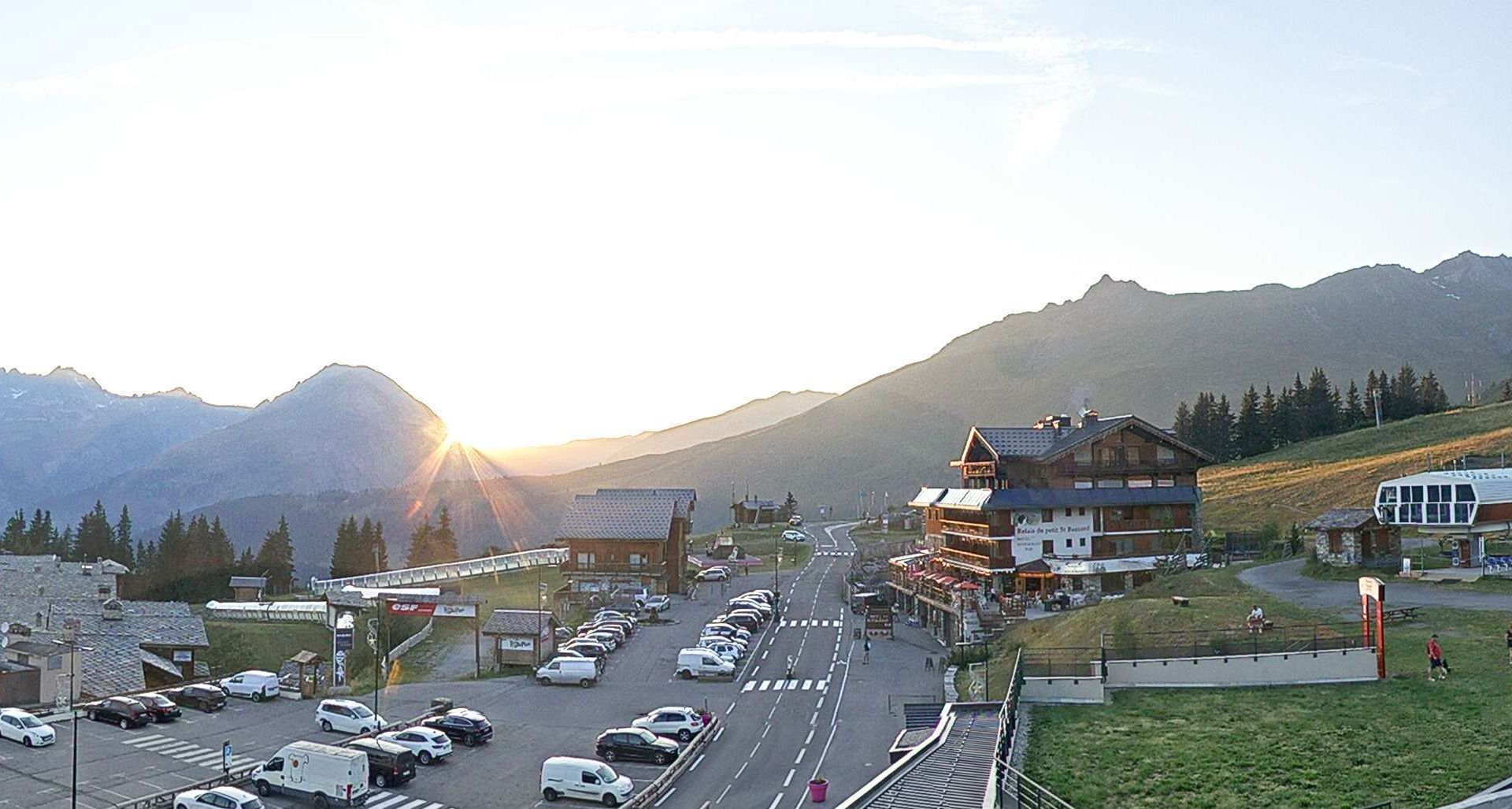 Montvalezan › Nord-ouest: Roches Noires Express - Hôtel Restaurant Relais du Petit Saint Bernard - Chalet Le Schatzi