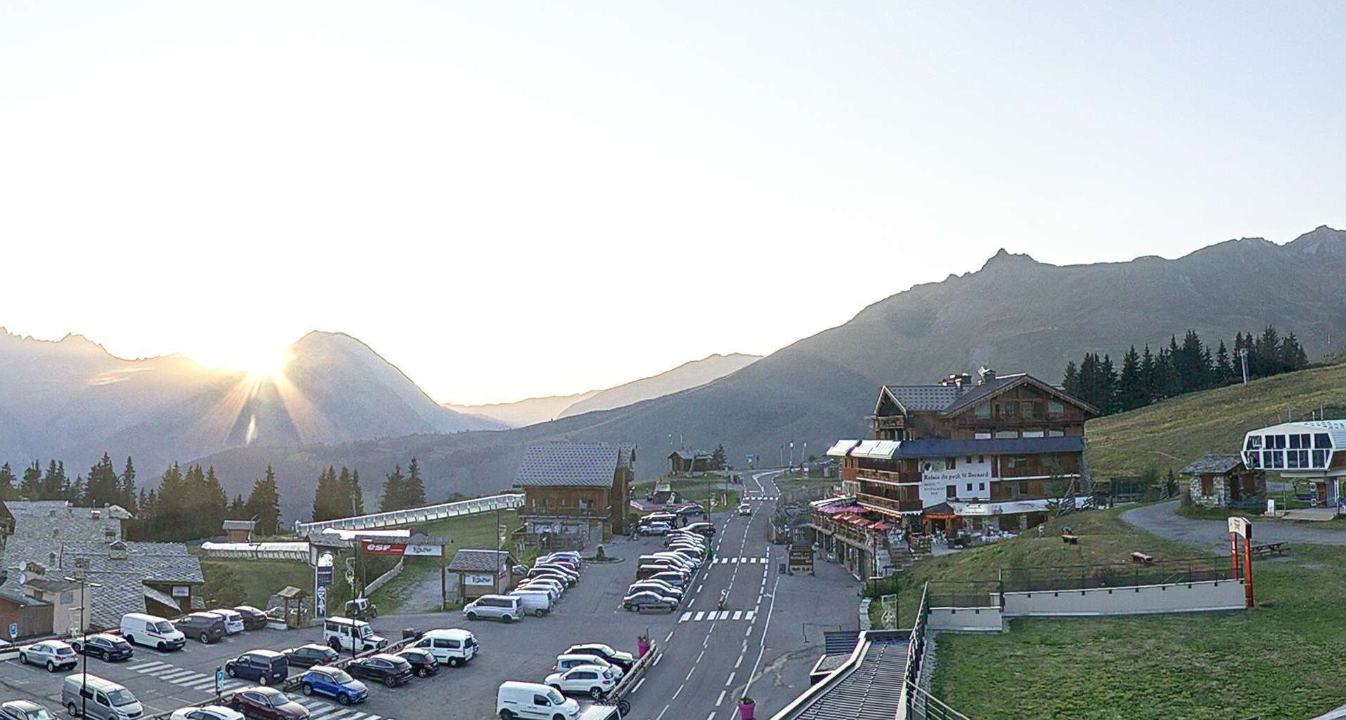 Montvalezan › Nord-ouest: Roches Noires Express - Hôtel Restaurant Relais du Petit Saint Bernard - Chalet Le Schatzi