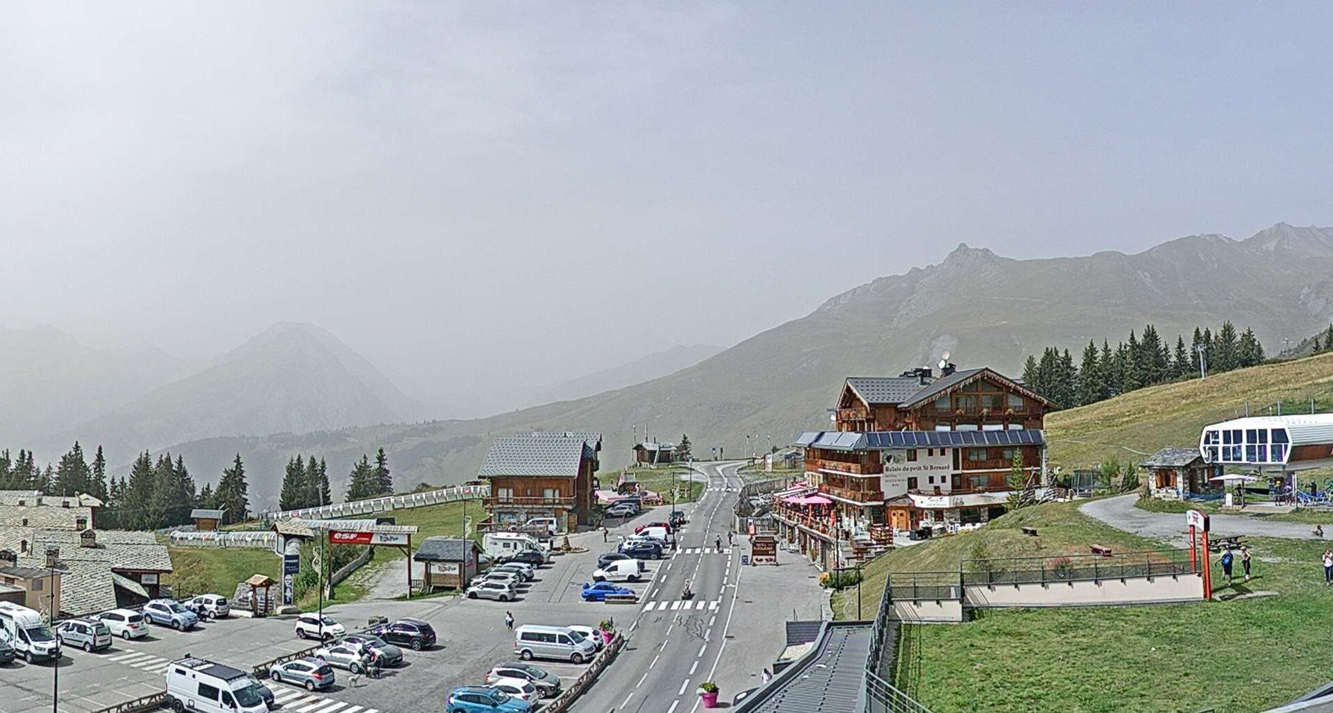 Montvalezan › Nord-ouest: Roches Noires Express - Hôtel Restaurant Relais du Petit Saint Bernard - Chalet Le Schatzi