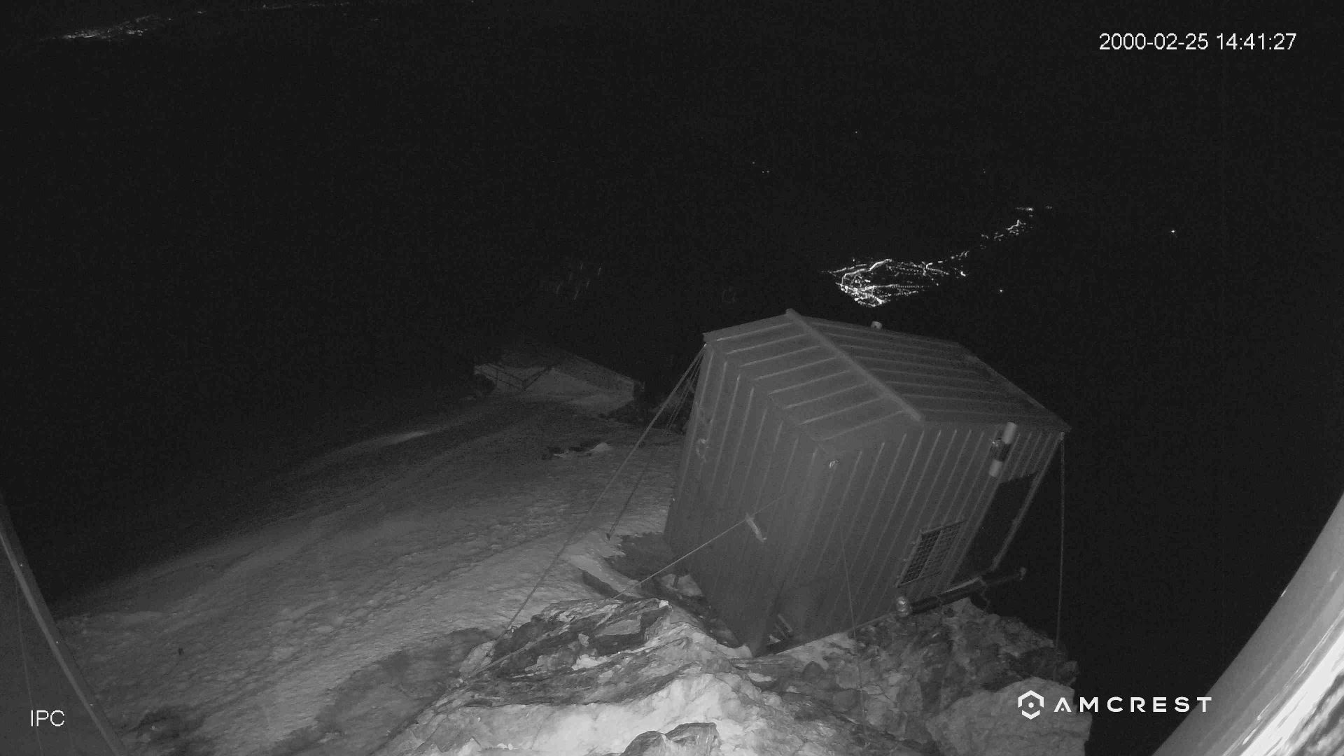 Courmayeur › Nord-est: Vallot Hut - Refuge du Goûter(3815m)