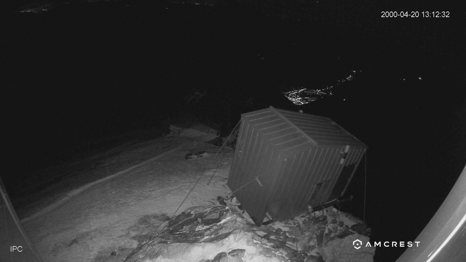 Courmayeur › Nord-est: Vallot Hut - Refuge du Goûter(3815m)
