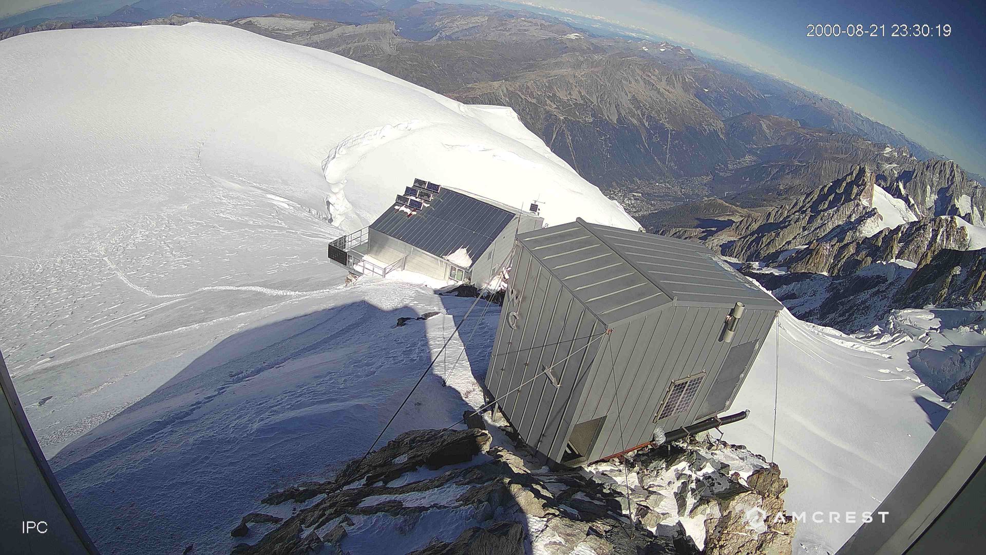 Courmayeur › Nord-est: Vallot Hut - Refuge du Goûter(3815m)