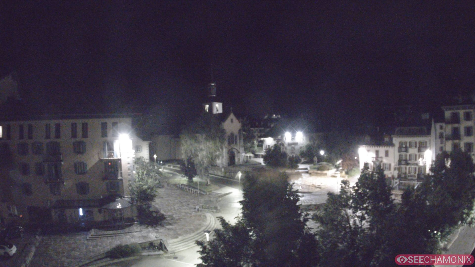 Chamonix-Mont-Blanc › Nord-ouest: Place du Triangle - Paroisse Saint Bernard du Mont-Blanc