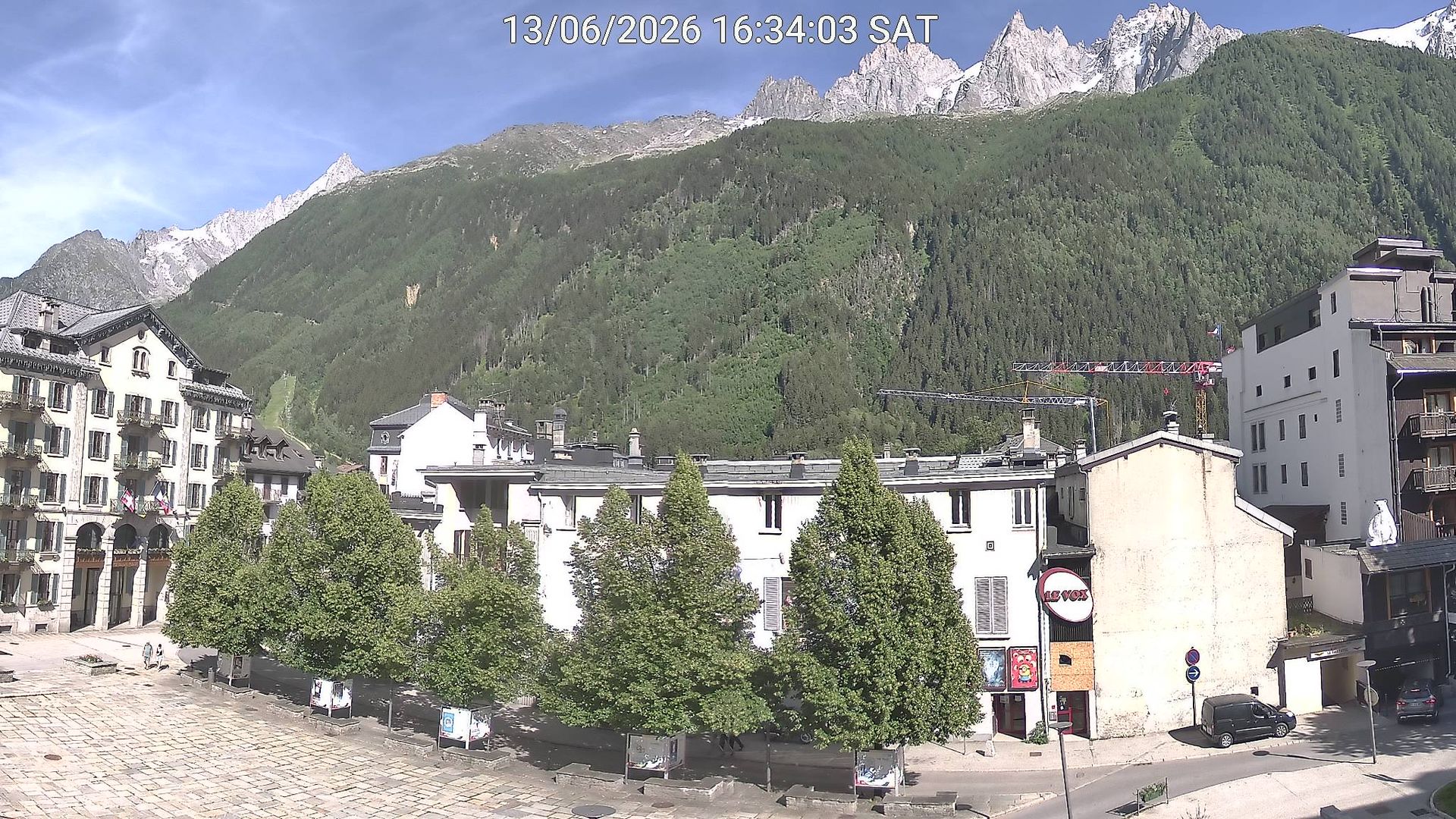 Chamonix-Mont-Blanc › Ouest: Place du Triangle de l'Amitié - Le Brévent