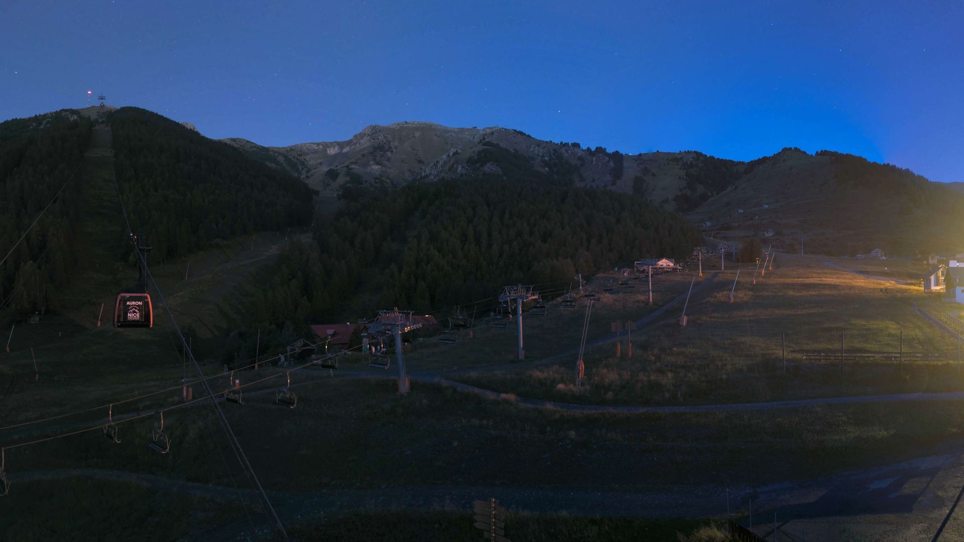 Saint-Étienne-de-Tinée: Auron départ Las Donnas