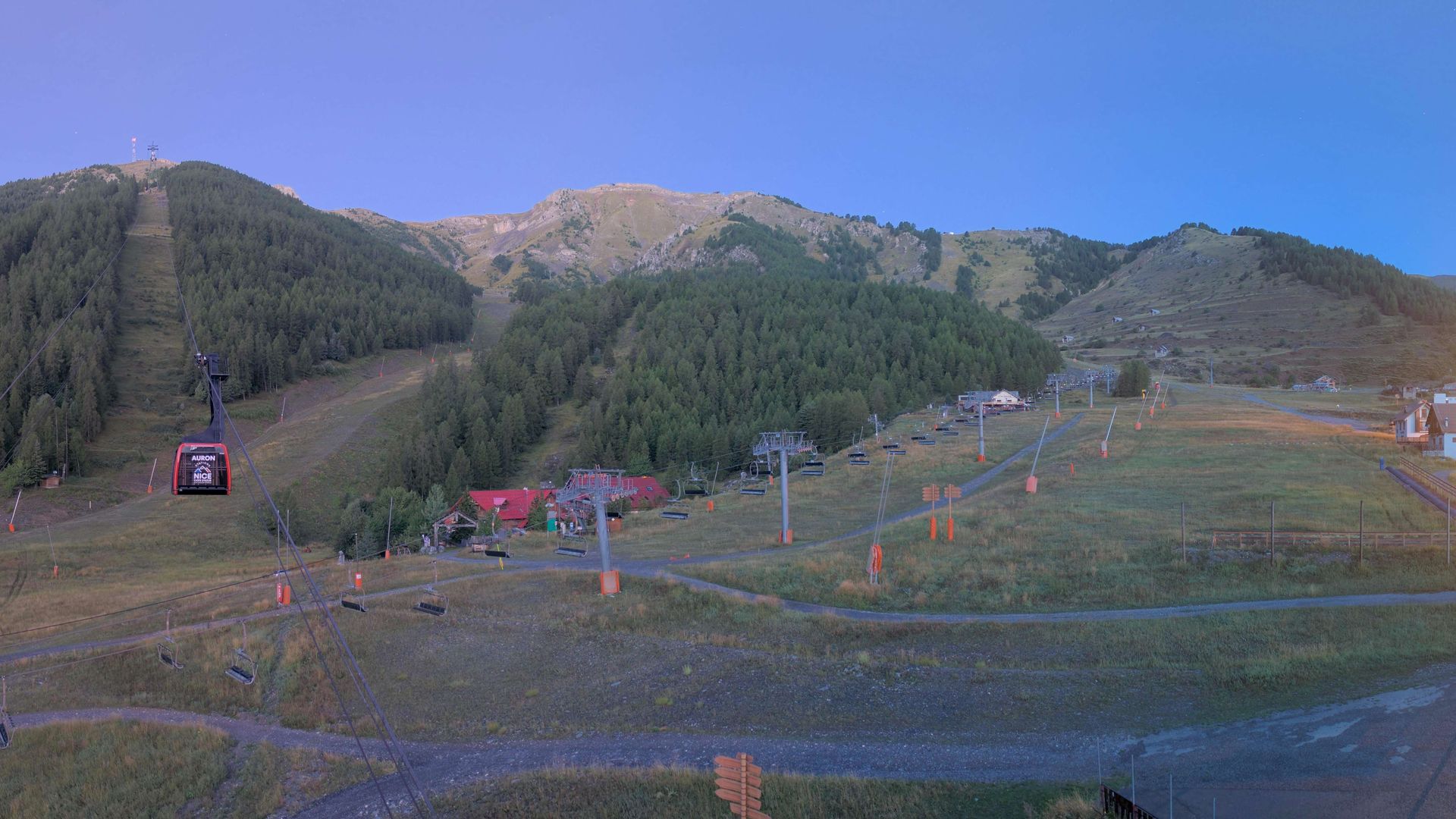 Saint-Étienne-de-Tinée: Auron départ Las Donnas