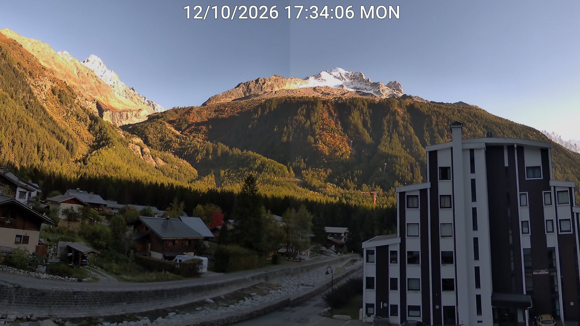 Chamonix-Mont-Blanc › Est: Argentière - Eglise St Pierre d'Argentière
