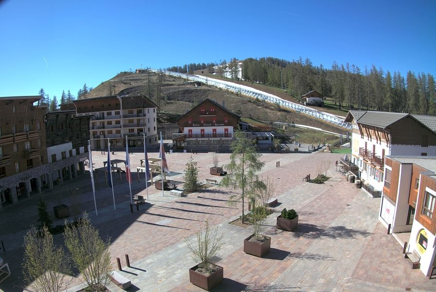 Péone › Sud: SPORT 2000 BLANCHE NEIGE SPORTS - Location ski Valberg