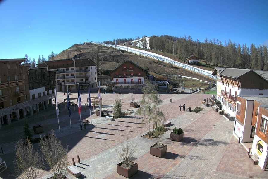 Péone › Sud: SPORT 2000 BLANCHE NEIGE SPORTS - Location ski Valberg