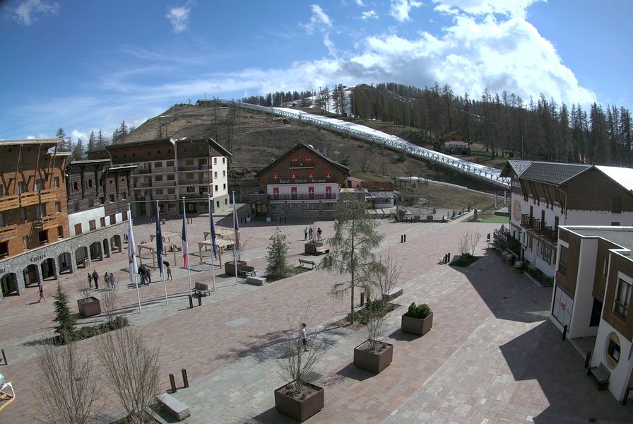 Péone › Sud: SPORT 2000 BLANCHE NEIGE SPORTS - Location ski Valberg