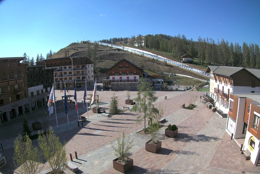 Péone › Sud: SPORT 2000 BLANCHE NEIGE SPORTS - Location ski Valberg