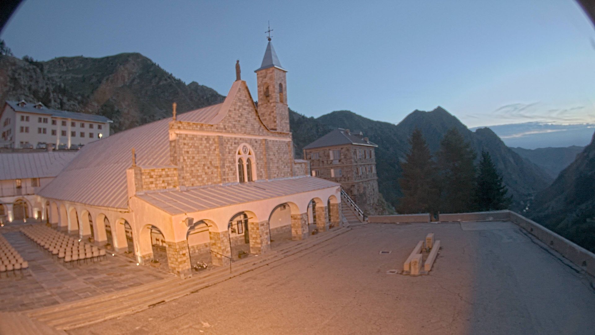 Vinadio › Nord: Santuario Sant'Anna di Vinadio