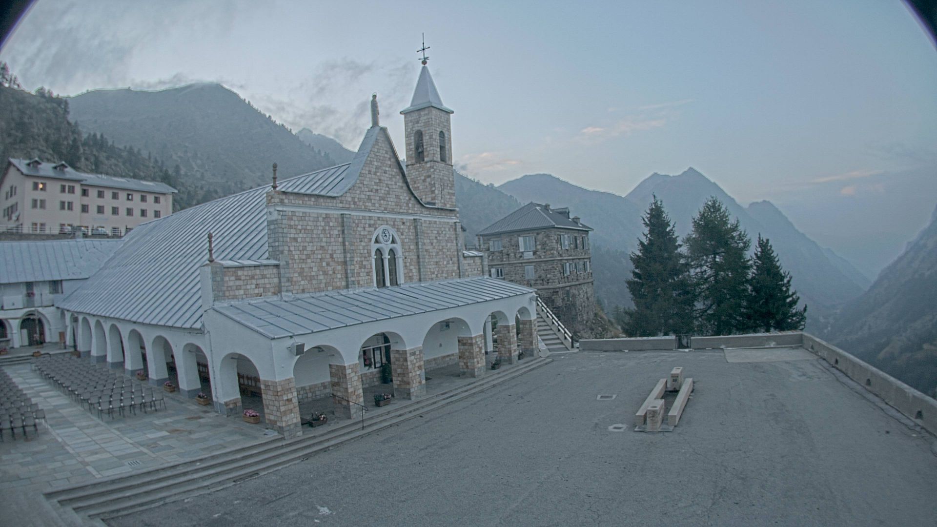 Vinadio › Nord: Santuario Sant'Anna di Vinadio
