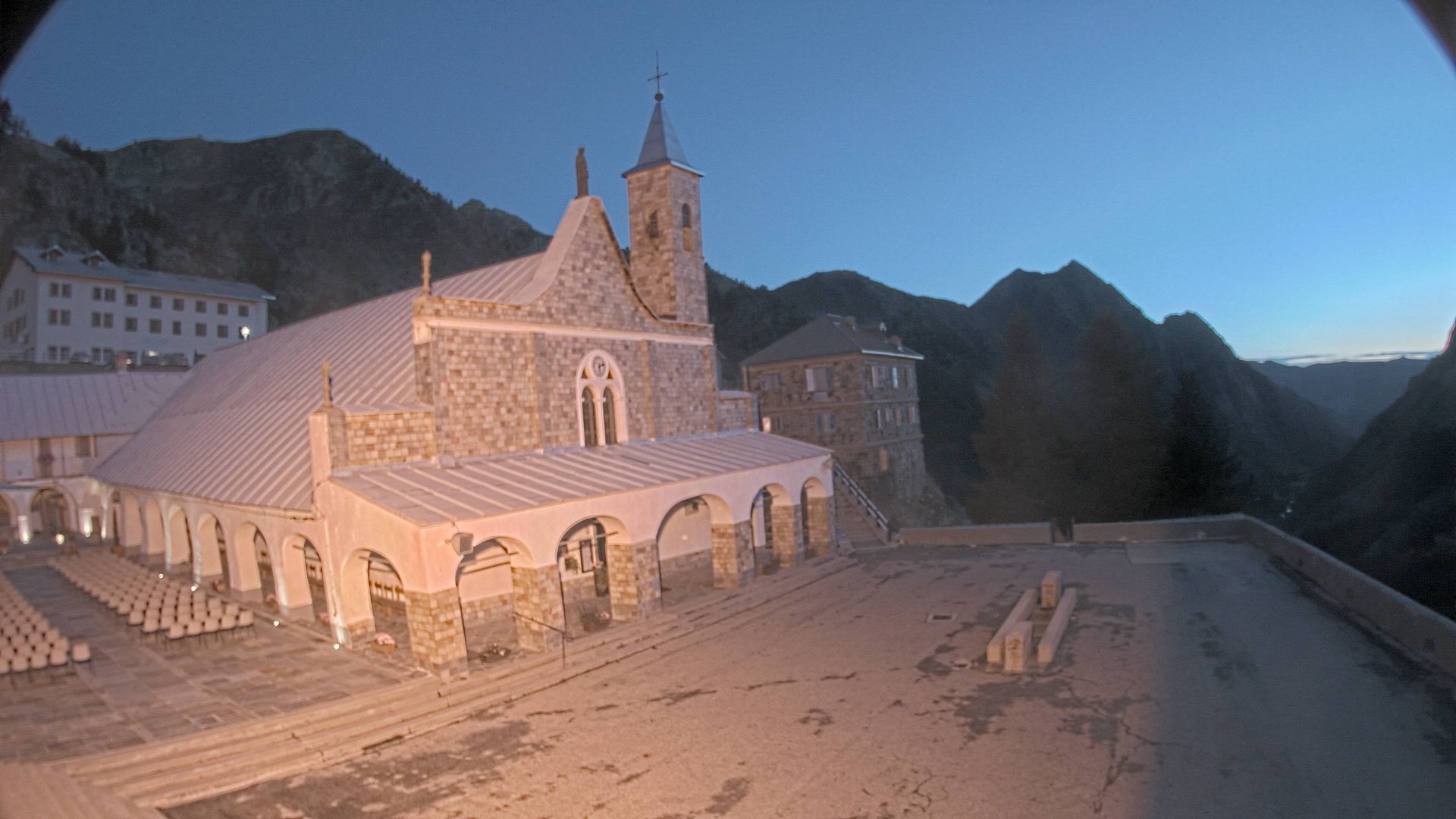 Vinadio › Nord: Santuario Sant'Anna di Vinadio