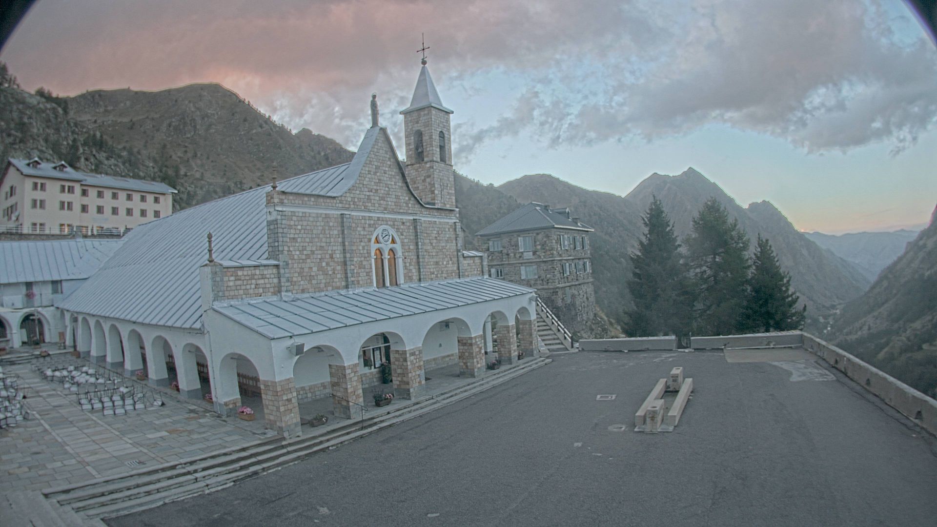 Vinadio › Nord: Santuario Sant'Anna di Vinadio
