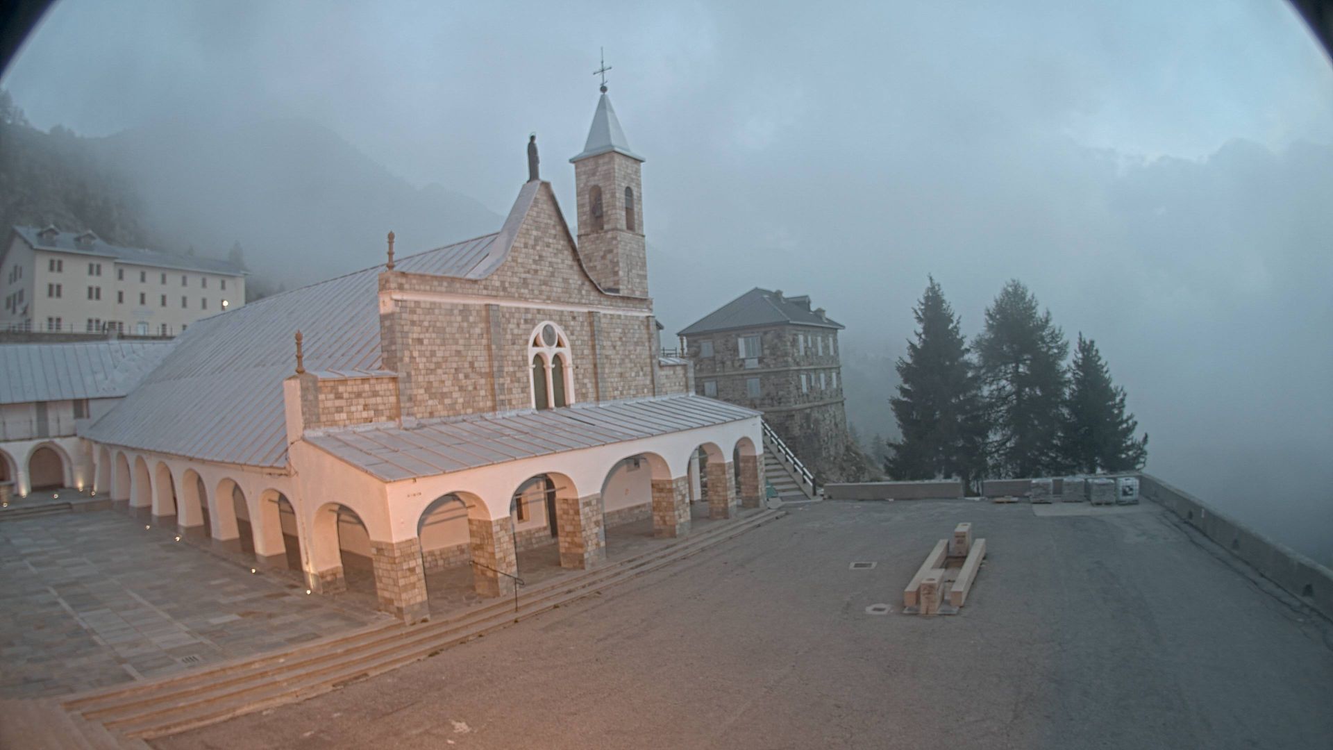 Vinadio › Nord: Santuario Sant'Anna di Vinadio