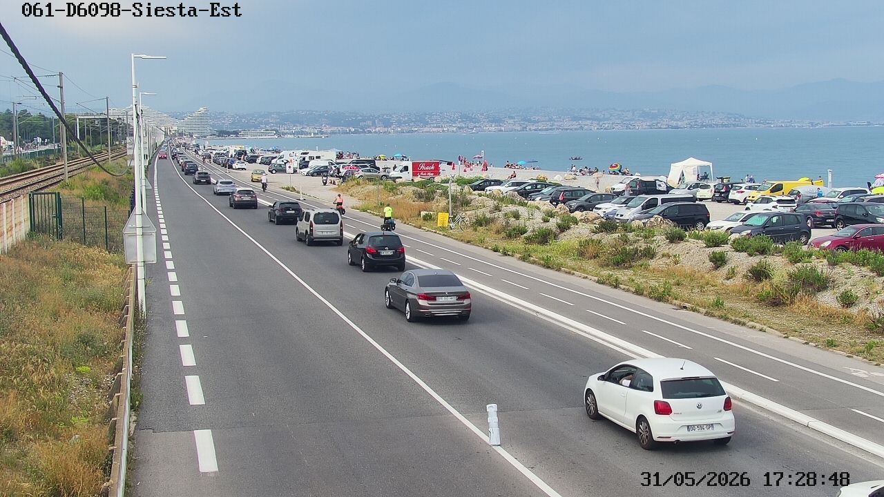Antibes › Nord-est: Plage de Marineland - Route du Bord de Mer