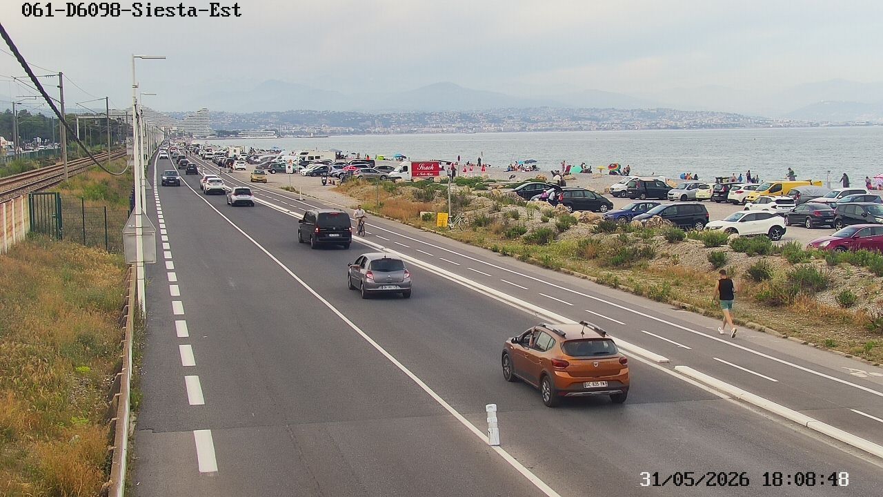 Antibes › Nord-est: Plage de Marineland - Route du Bord de Mer