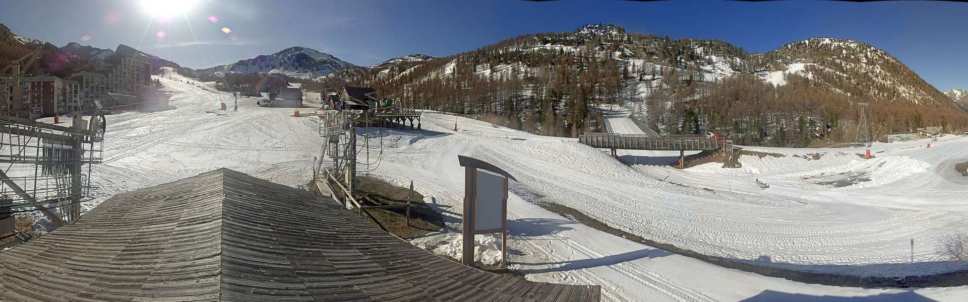 Isola: Isola 2000 Station