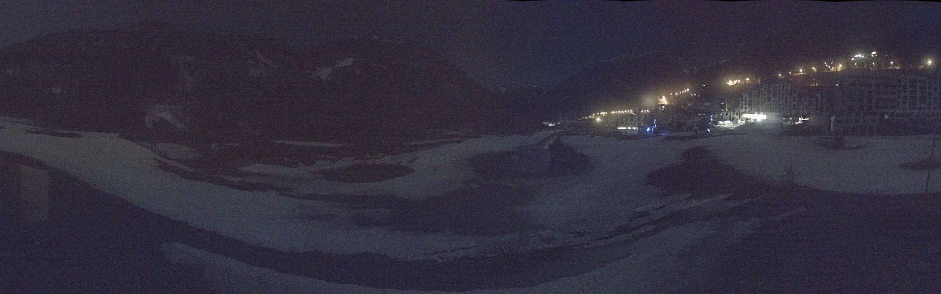 Isola: Isola 2000 Station