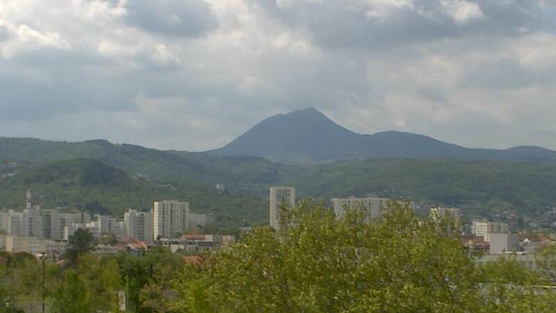 Clermont-Ferrand: Vue du puy de Dôme depuis Clermont Ferrand